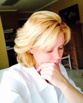 Shelley Armstrong Headshot